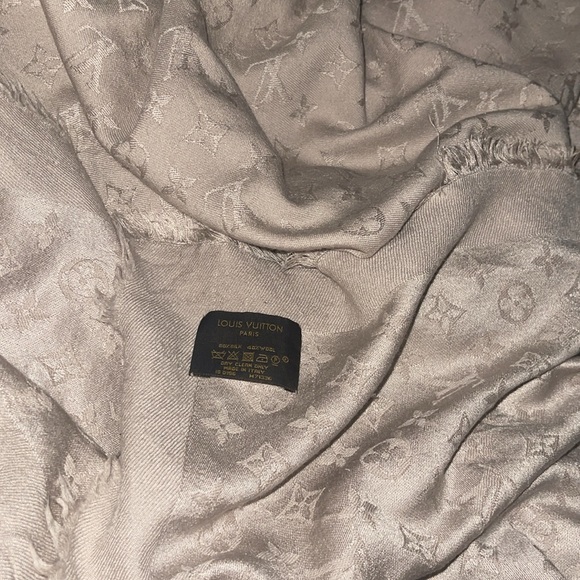 Louis Vuitton Monogram Logo Shawl Scarf Greige - Picture 5 of 5